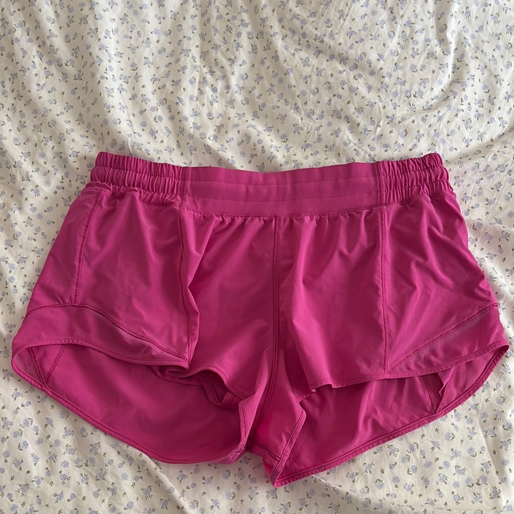 Lululemon Pink hotty hot 2.5 inch insteam low rise Shorts